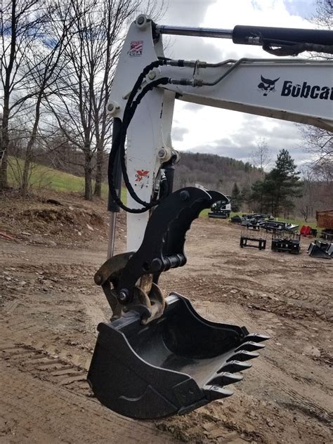 hydraulic thumb for e55 bobcat